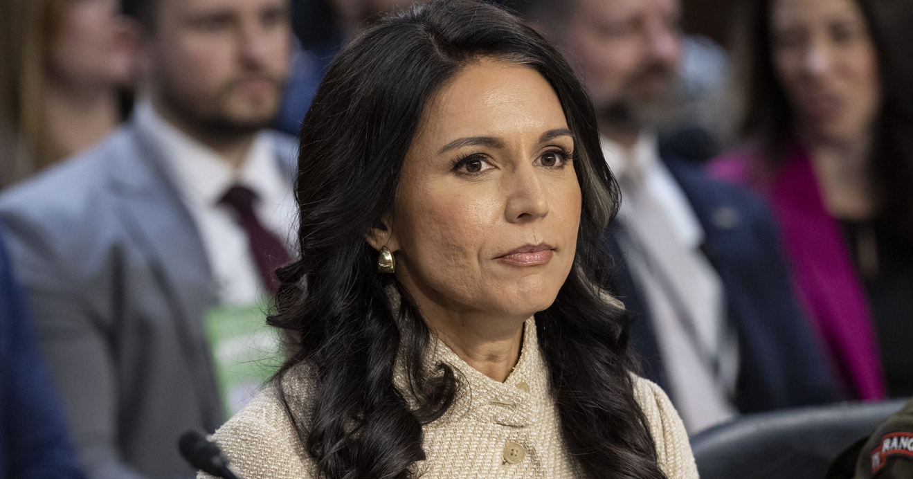 Kulisszák mögötti háború Washingtonban: Lemondott Donald Trump hírszerzési igazgatója, de lehet, hogy valójában kirúgták