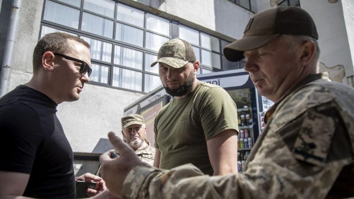 Brutális visszaélések a toborzóközpontban: Kínzás vádjával áll bíróság elé négy ukrán katonatiszt