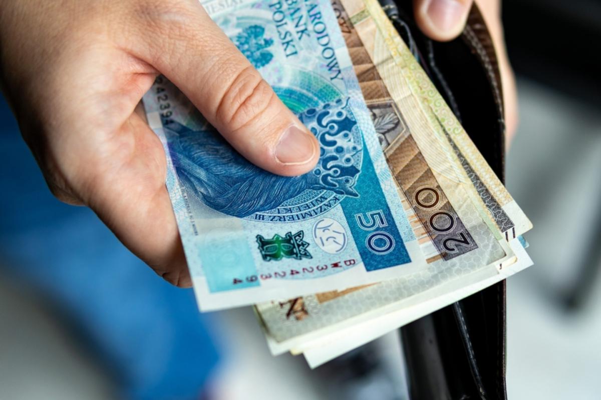 Történelmi mélyponton az euró Lengyelországban: A lengyelek nem kérnek a brüsszeli valutából