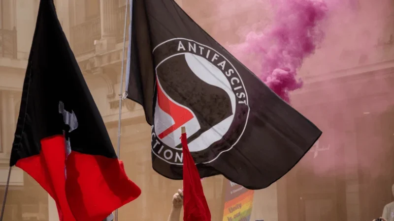 Központi irányítás híján a holland kormány nem nyilvánítja terrorszervezetté az Antifát