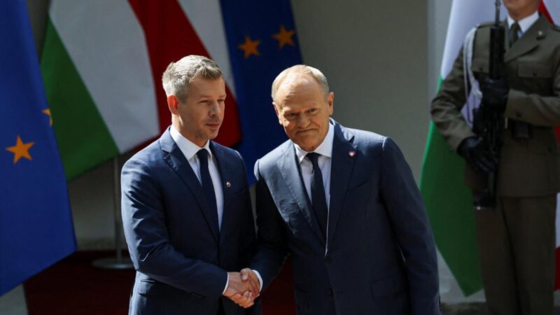 Összeomlás Krakkóban: Népszavazáson söpörték el Donald Tusk polgármesterét