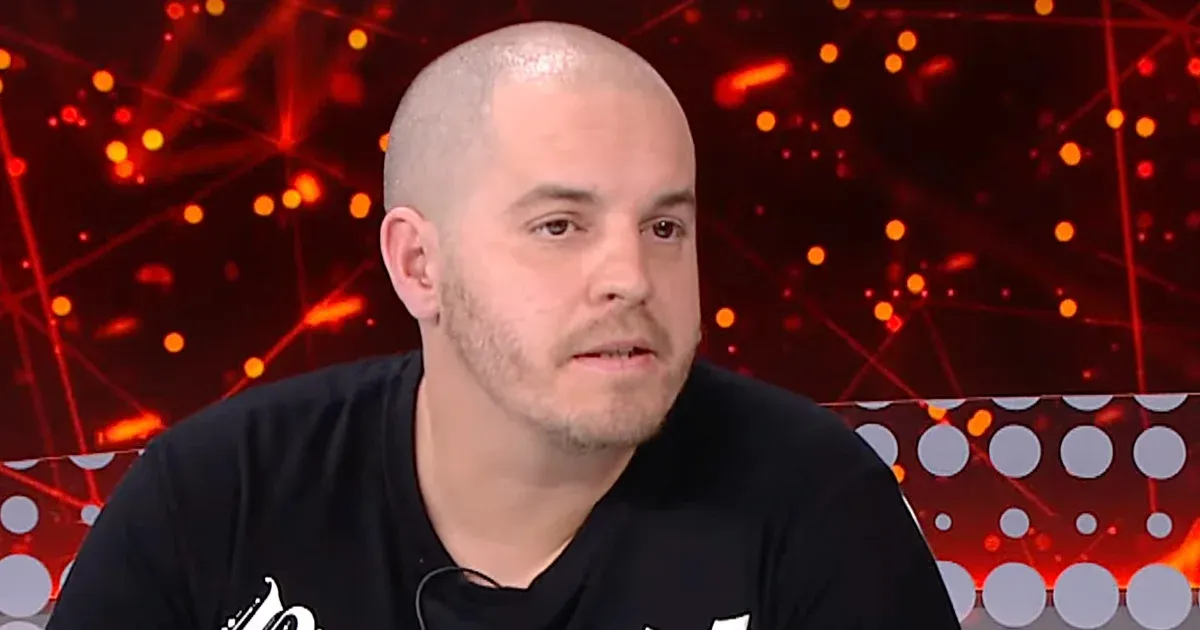 Rendőrségi razzia a Vadhajtásoknál: Elvitték Bede Zsoltot, lefoglalták a család digitális eszközeit