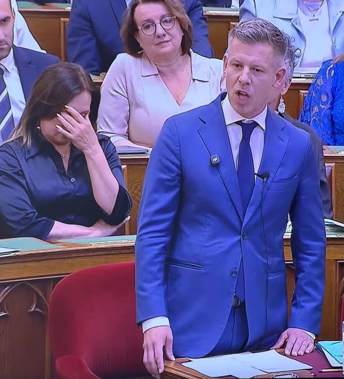 Lex Takács: mobilkitiltást kezdeményez a Tisza-kormány