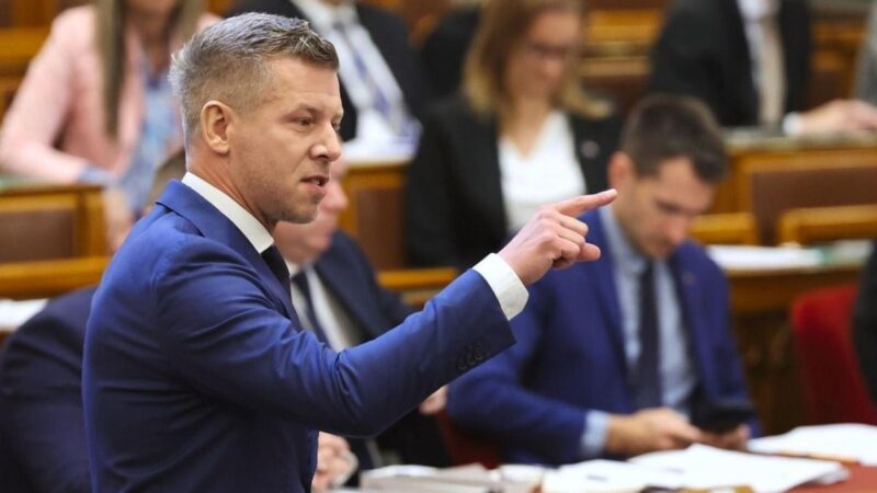 Politikai leszámolásnak tartja az ellenzék a Kehi-vezető azonnali menesztését