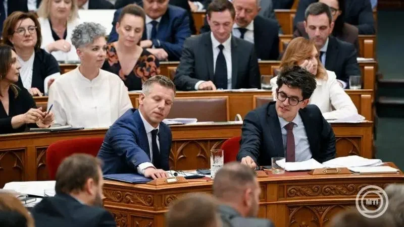 A magyar politikai rendszer új korszakba lépett: véget ért a korlátlan kormányfői ciklusok ideje