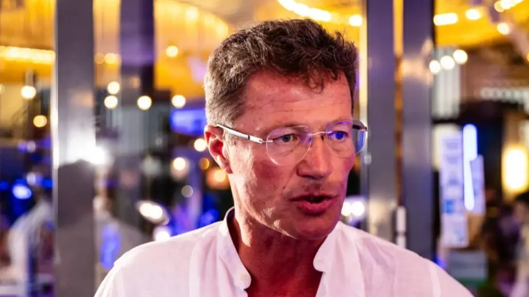 Stohl András újra „Zaza” bőrébe bújik: Pride-különkiadással tér vissza a színpadra