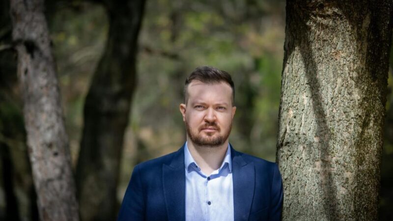 Az áruló nyomozó visszakéredzkedik: Szabó Bence újra egyenruhát öltene