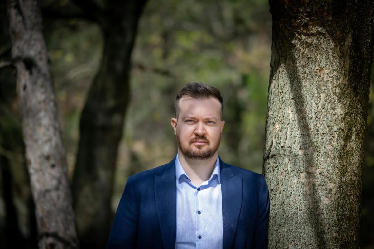 Az áruló nyomozó visszakéredzkedik: Szabó Bence újra egyenruhát öltene