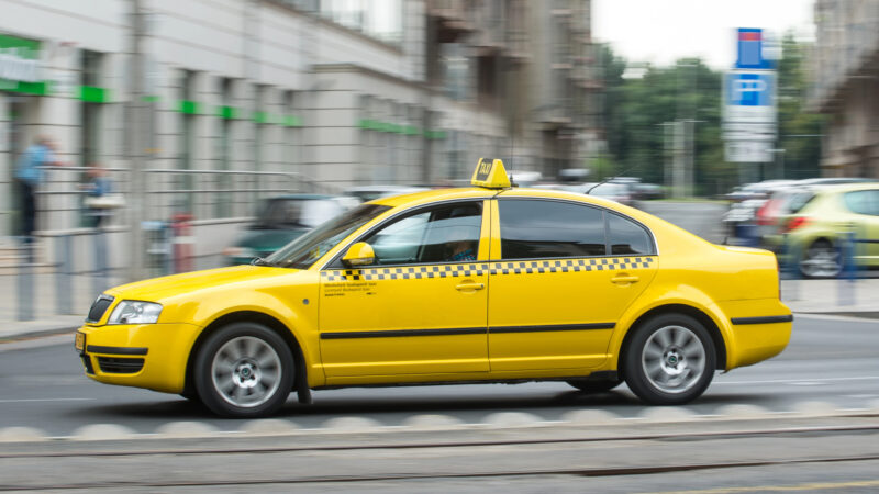 Jelentős változás a budapesti taxiknál: kötelezővé vált a TaxiTrack alkalmazás használata