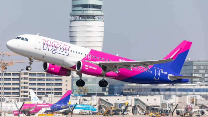 Óvakodjon a Wizz Air spanyolországi járataitól: szabályos méretű táskákért is súlyos büntetéseket szabnak ki