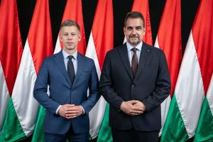 Agrárminiszter összeférhetetlenség: a cégadatok szerint ma is a saját agrárcégét vezeti