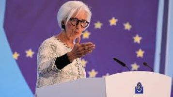 EKB kamatemelés: három év után először szigorított a jegybank