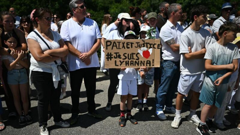 Csendes menet a 11 éves Lyhanna emlékére