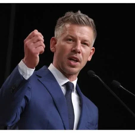 Helyettes államtitkár fizetése csendben emelkedett