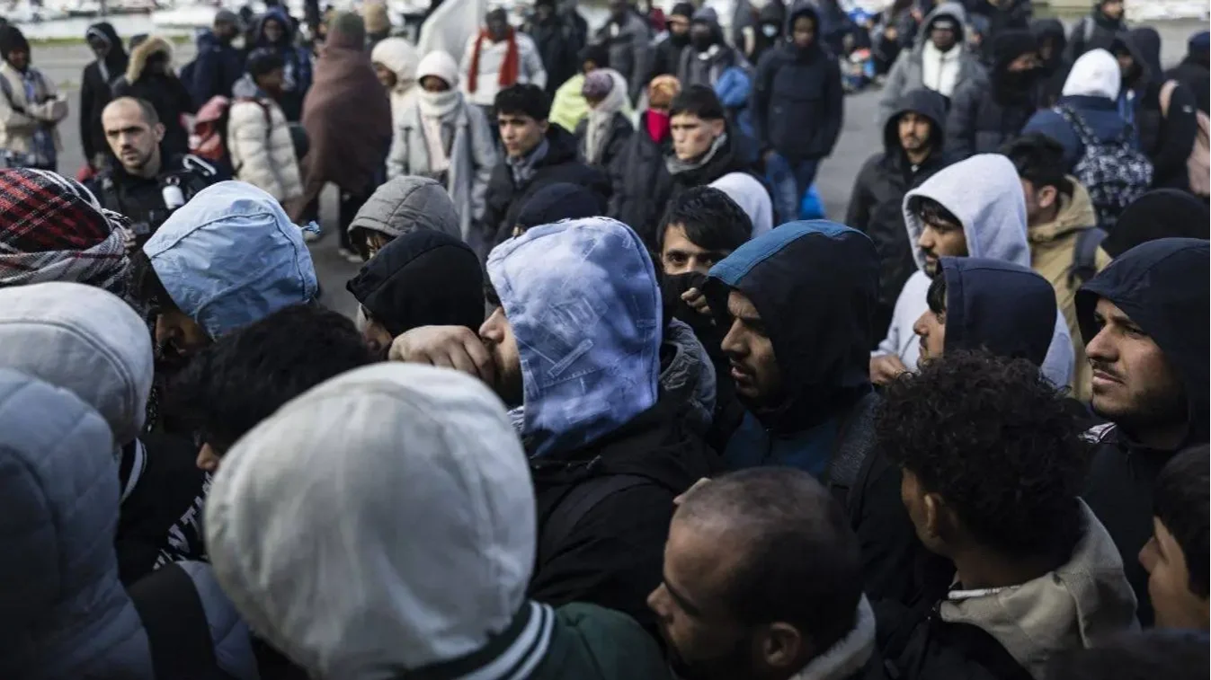 Élve égettek el migránsokat egy furgonban Olaszországban: őrizetbe vették a tetteseket