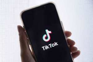 NAV-ellenőrzés: tiktokerek titkolták el milliós bevételüket
