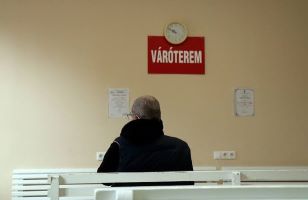 A magyar várólista igazi ára: két év várakozás vagy hárommillió forint