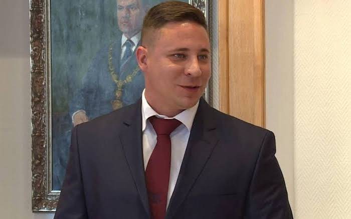 Schadl megválasztása egy szavazaton múlt