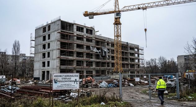 Kiemelt beruházási státusz: elvéve az egyiktől, megadva a másiknak